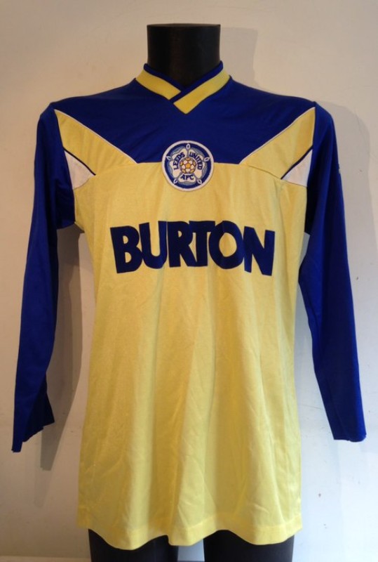 Segunda equipación de Leeds 87-88