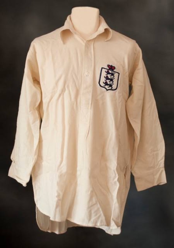 Primera equipación de Inglaterra 1879