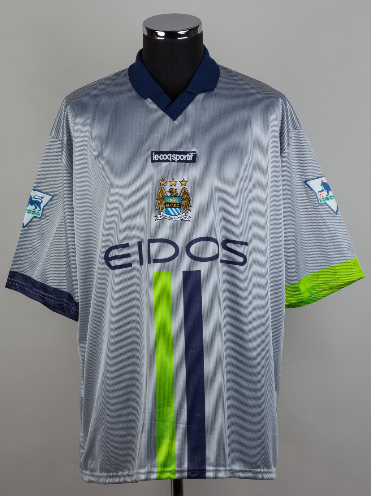 Segunda equipación de Man City 01-02