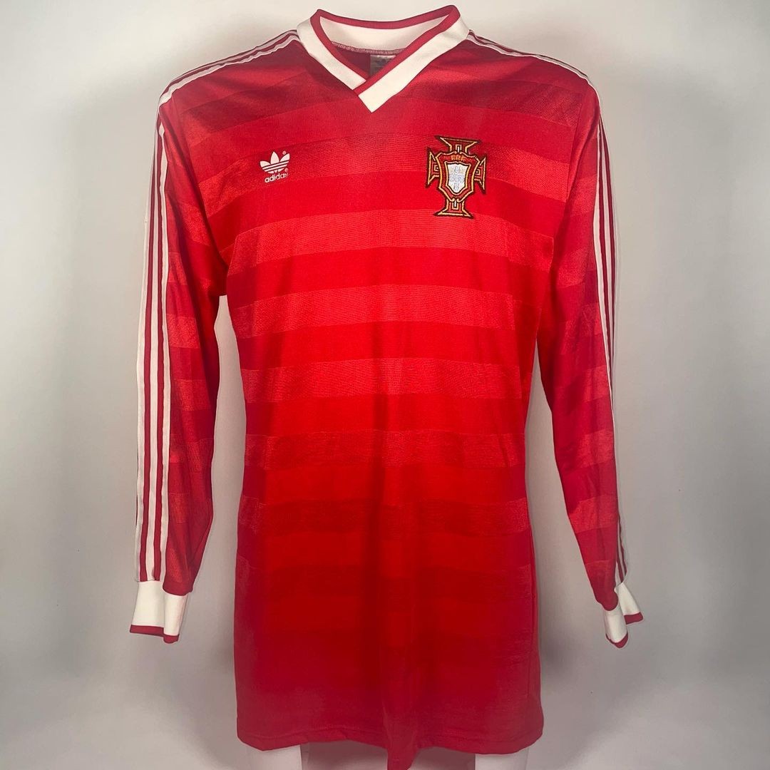 Primera equipación de Portugal 1985