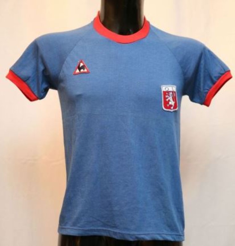 Segunda equipación de Olympique de Lyon 69-70
