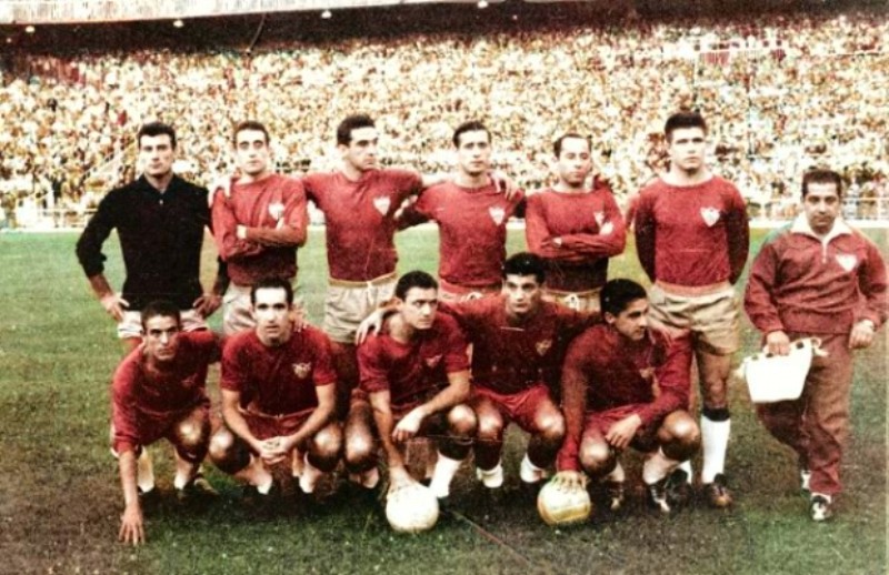 Segunda equipación de Sevilla FC 61-62