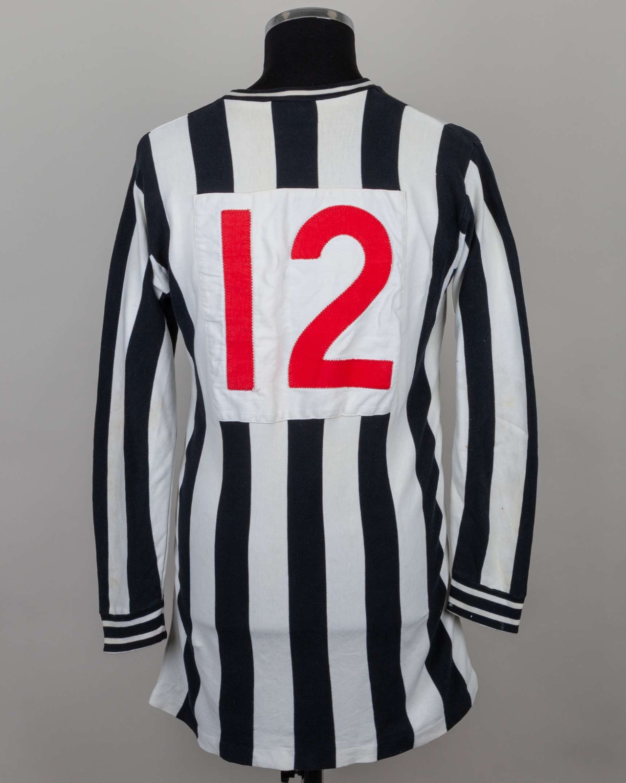 Newcastle United 72-73 Local 2