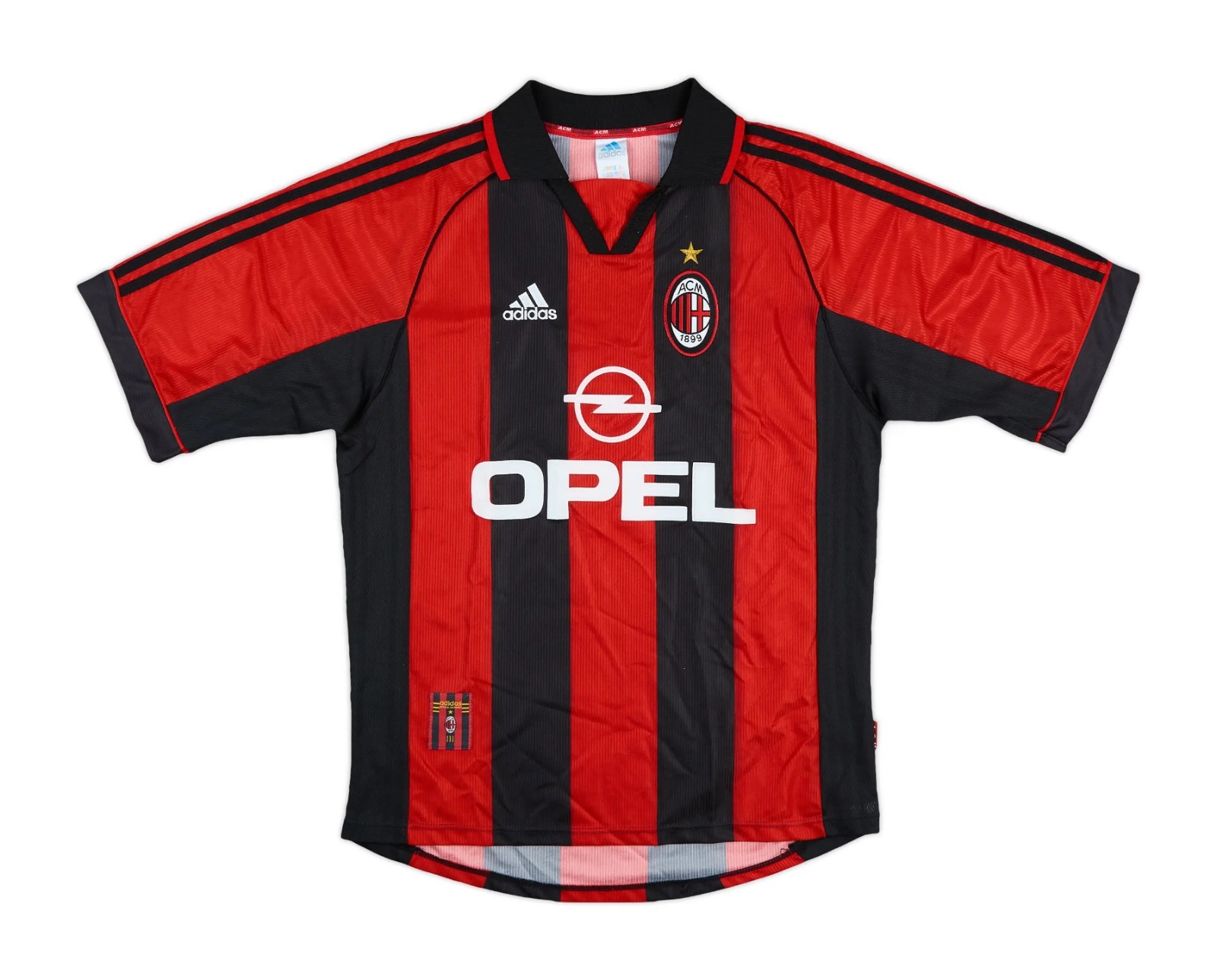Primera equipación de Milan 98-99