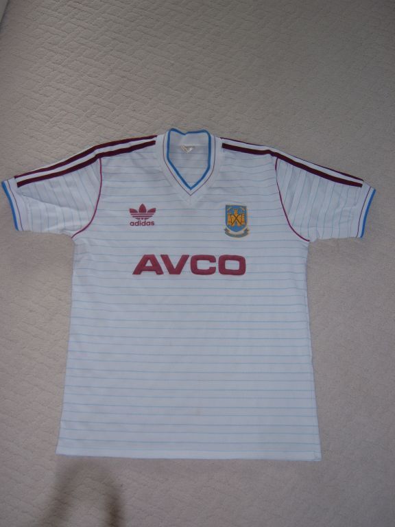 Segunda equipación de West Ham United 85-86