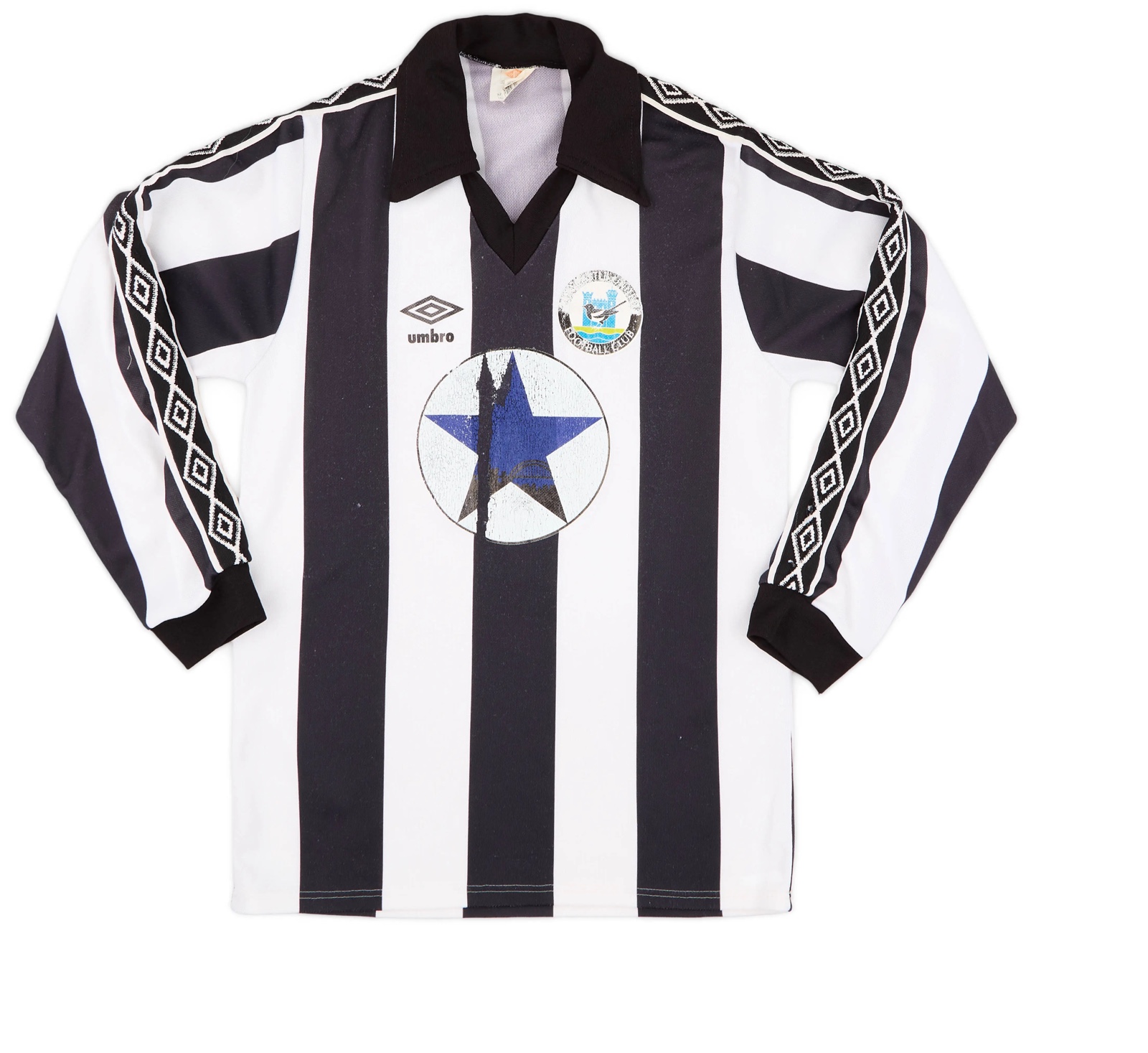 Primera equipación de Newcastle 81-82