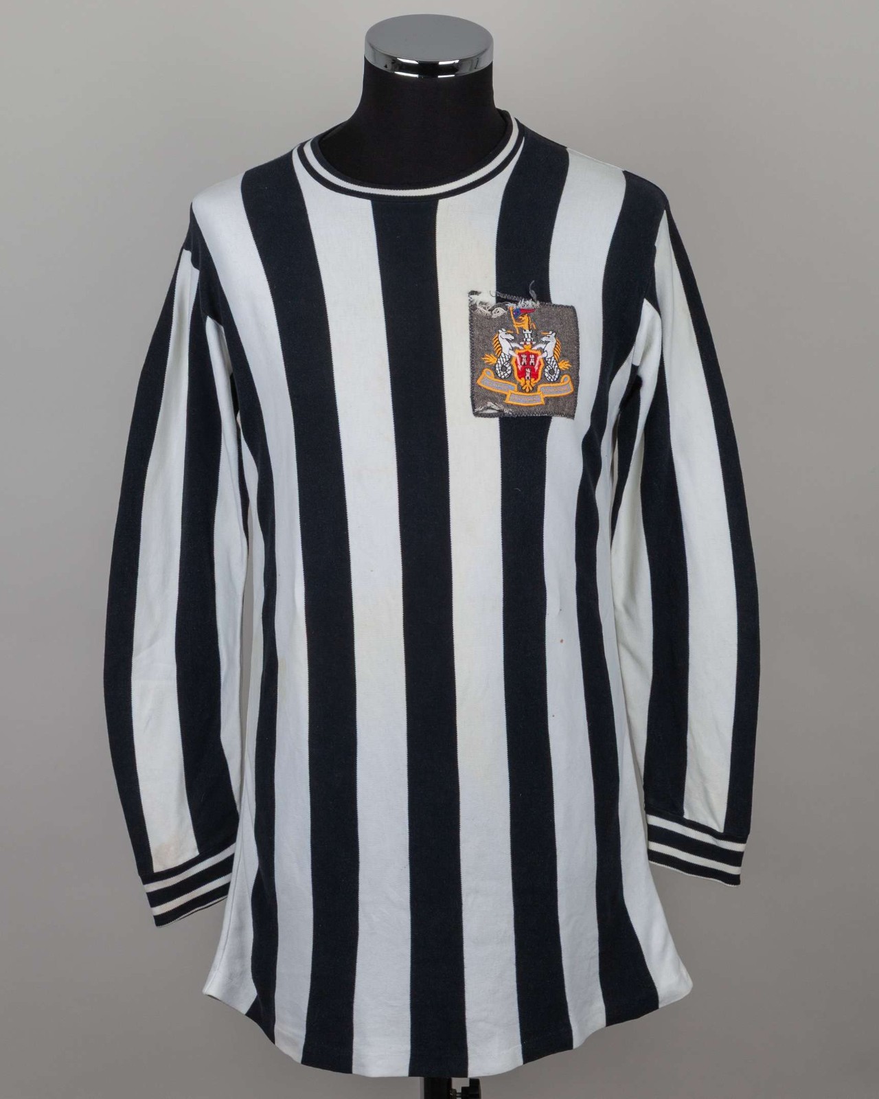 Newcastle United 72-73 Local