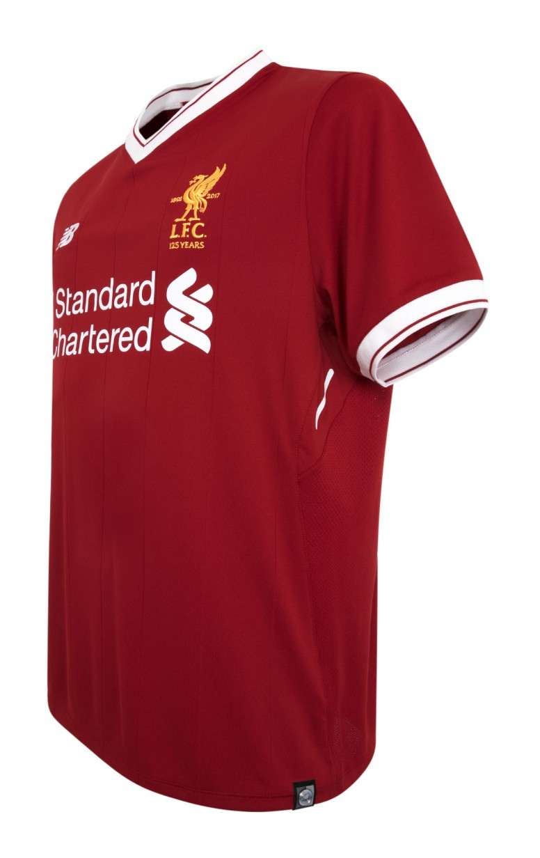 Liverpool FC 17-18 Local 2