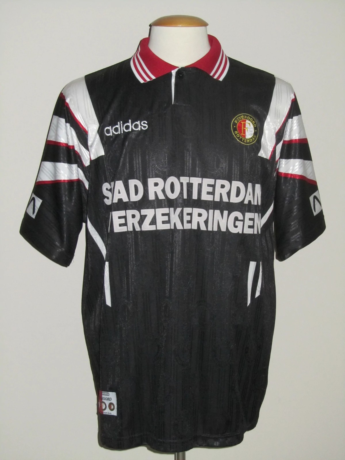 Feyenoord 96-97 Visitante 4