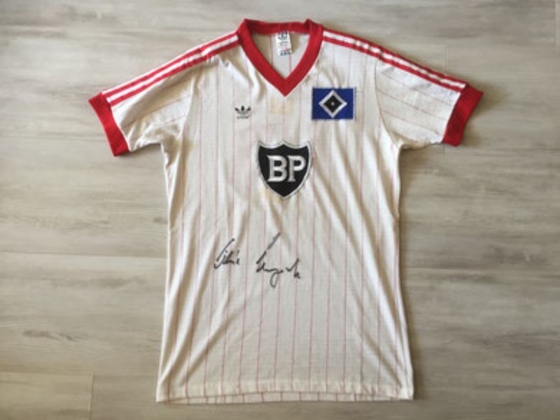 Primera equipación de Hamburgo 81-82