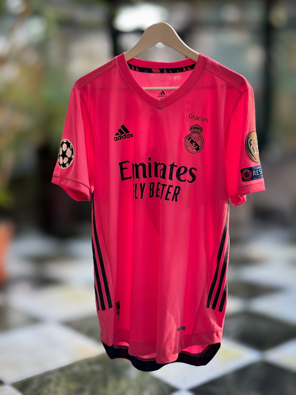 Segunda equipación de Real Madrid 19-20
