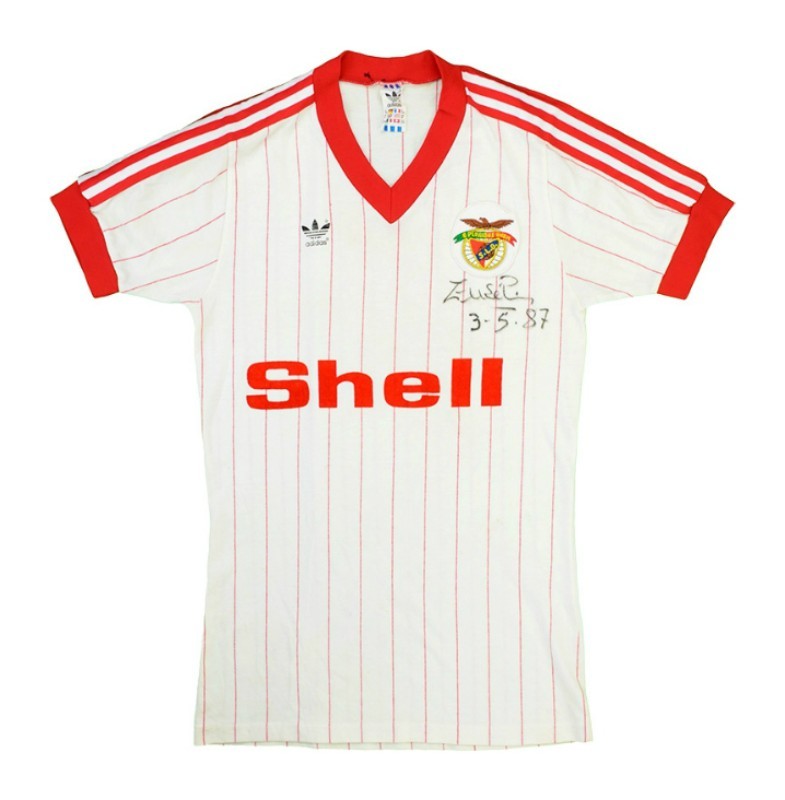 Segunda equipación de Benfica 84-85