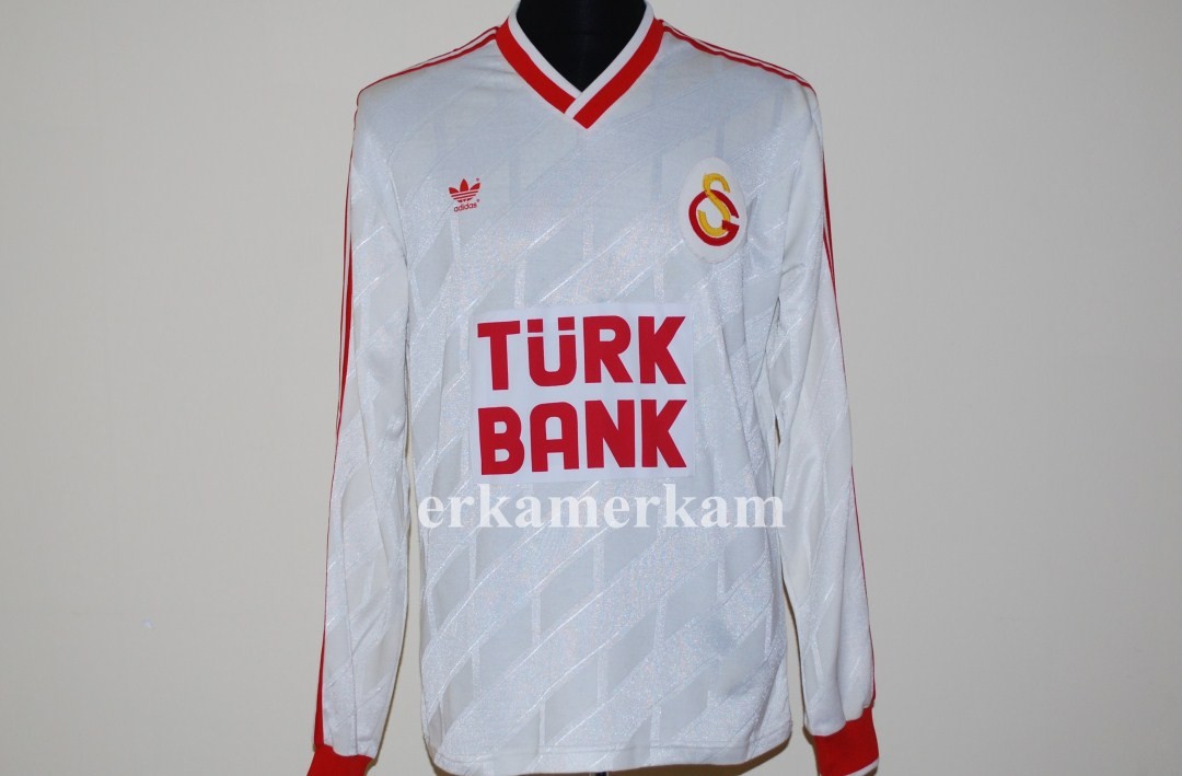 Segunda equipación de Galatasaray 87-88