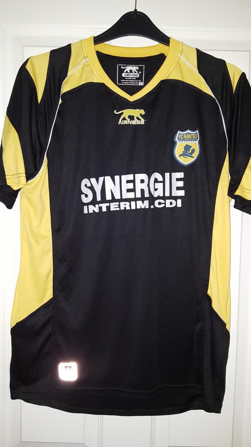 Tercera equipación de Nantes 06-07