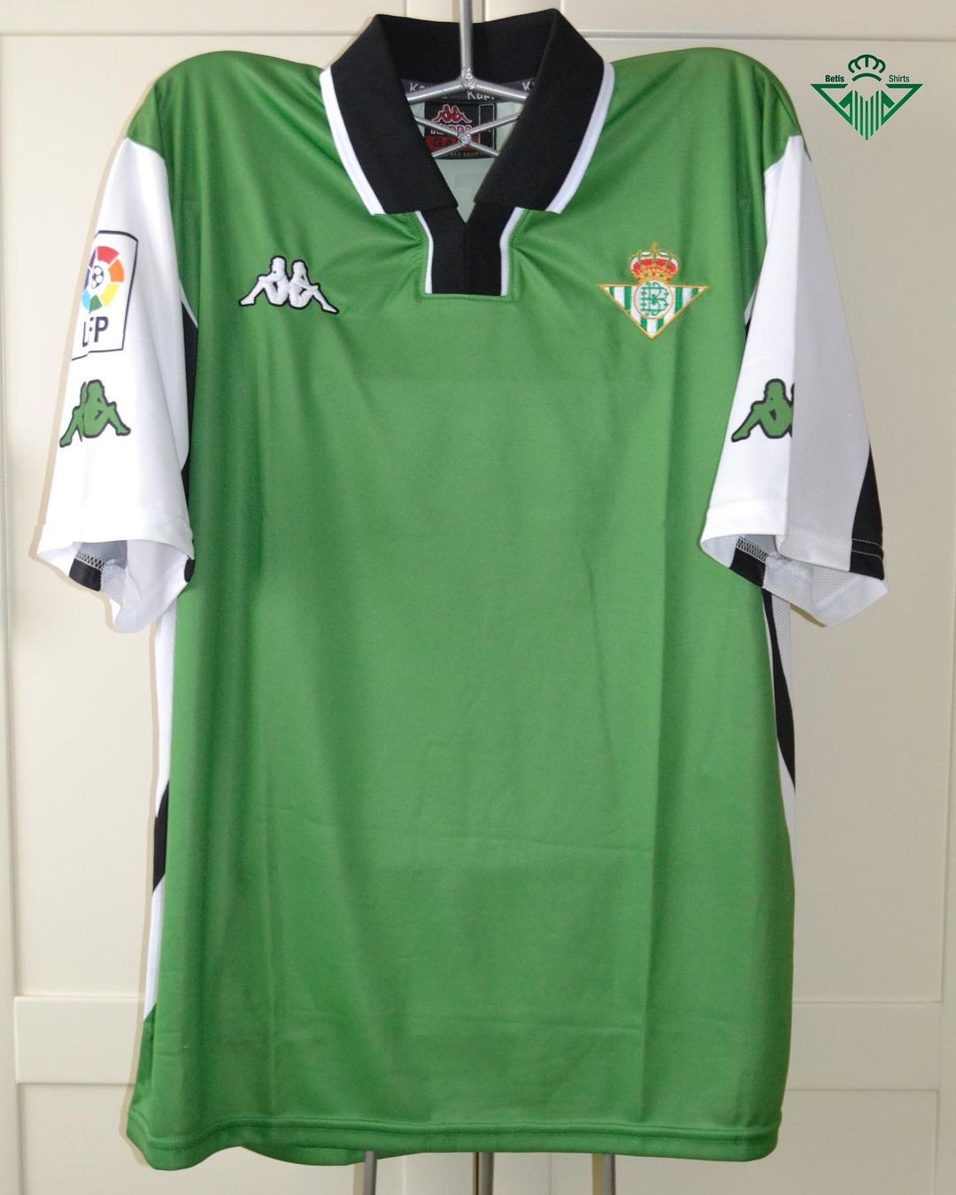 Segunda equipación de Real Betis 01-02