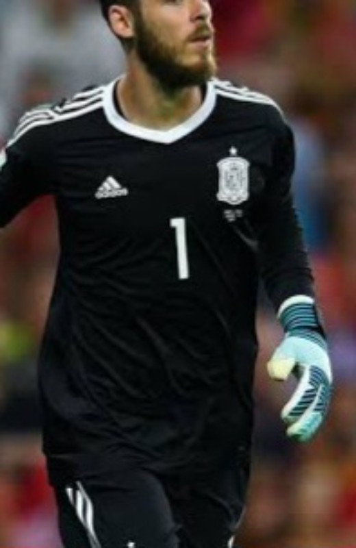 Equipación de portero de España 16-17