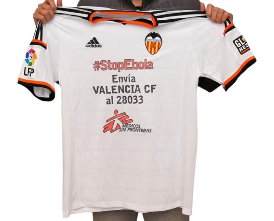 Primera equipación de Valencia 14-15