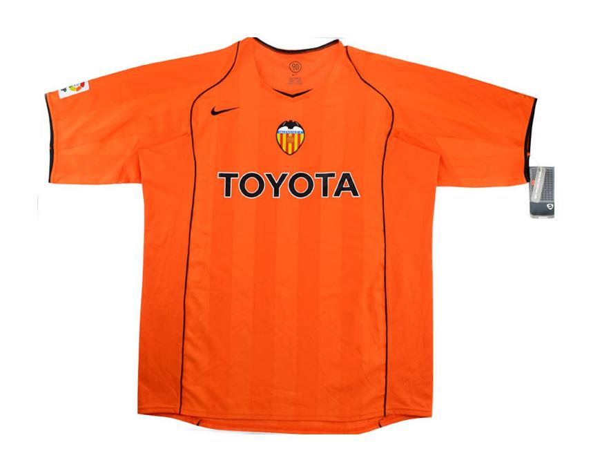 Segunda equipación de Valencia 04-05
