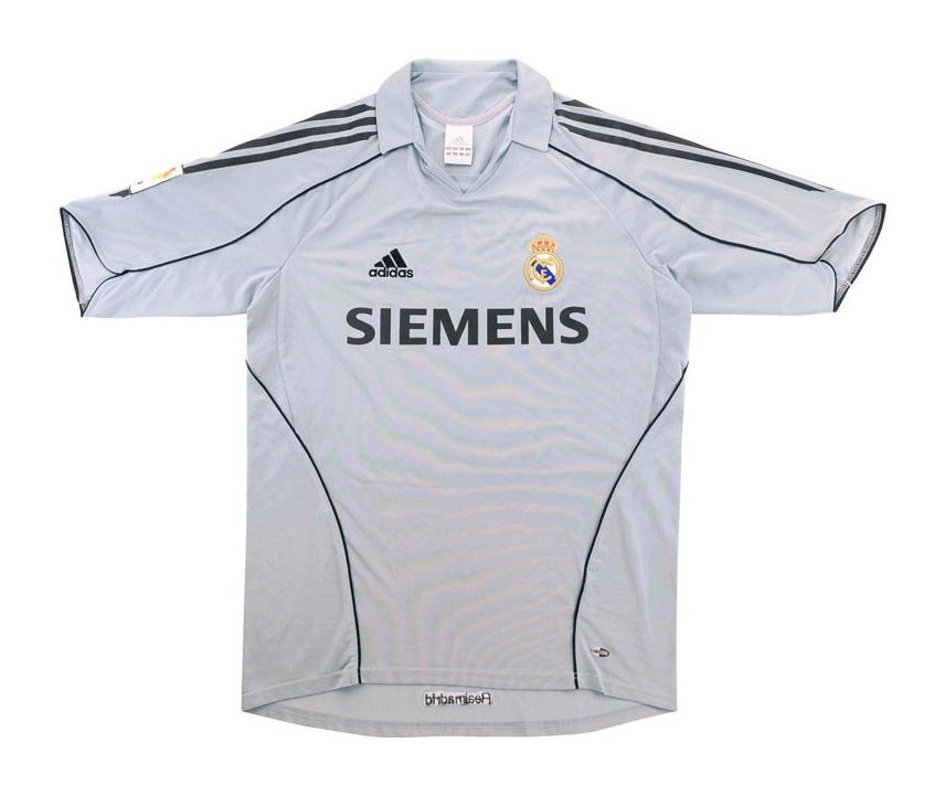 Tercera equipación de Real Madrid 05-06