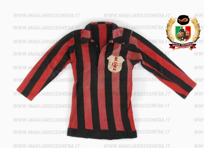 Primera equipación de Milan 1912-13