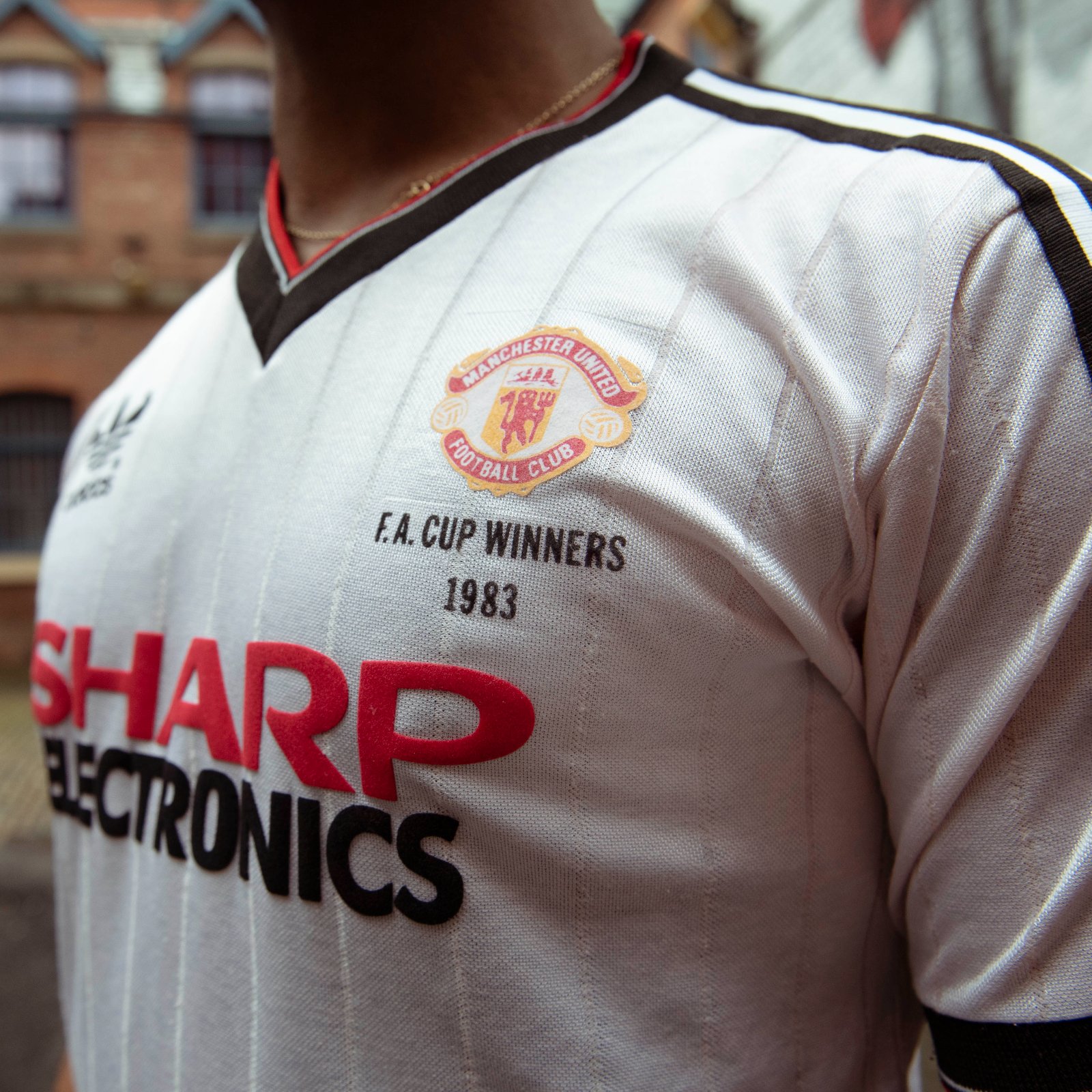 Manchester United 83-84 Visitante 3