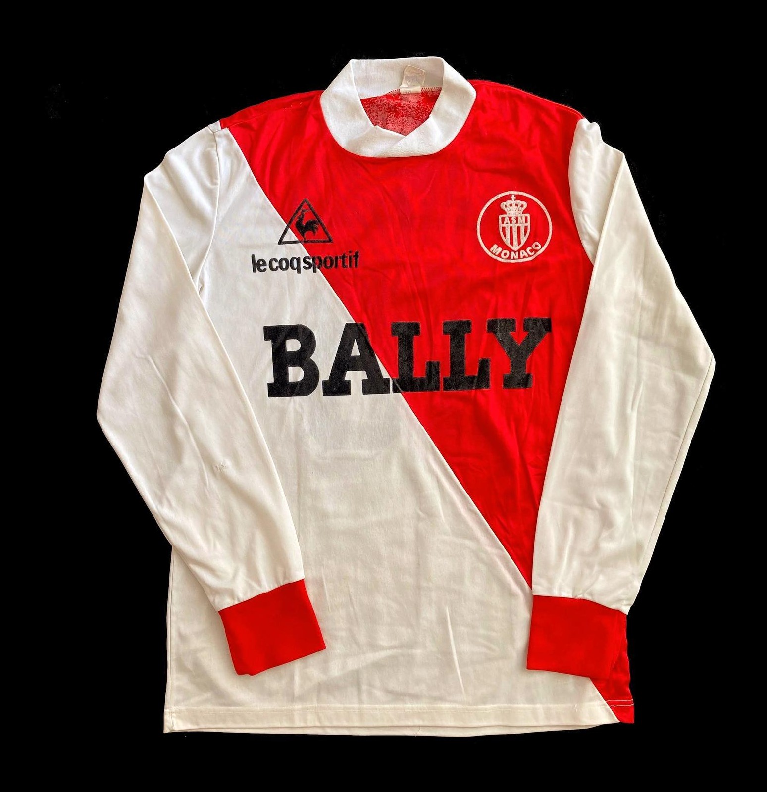 Primera equipación de Monaco 82-83