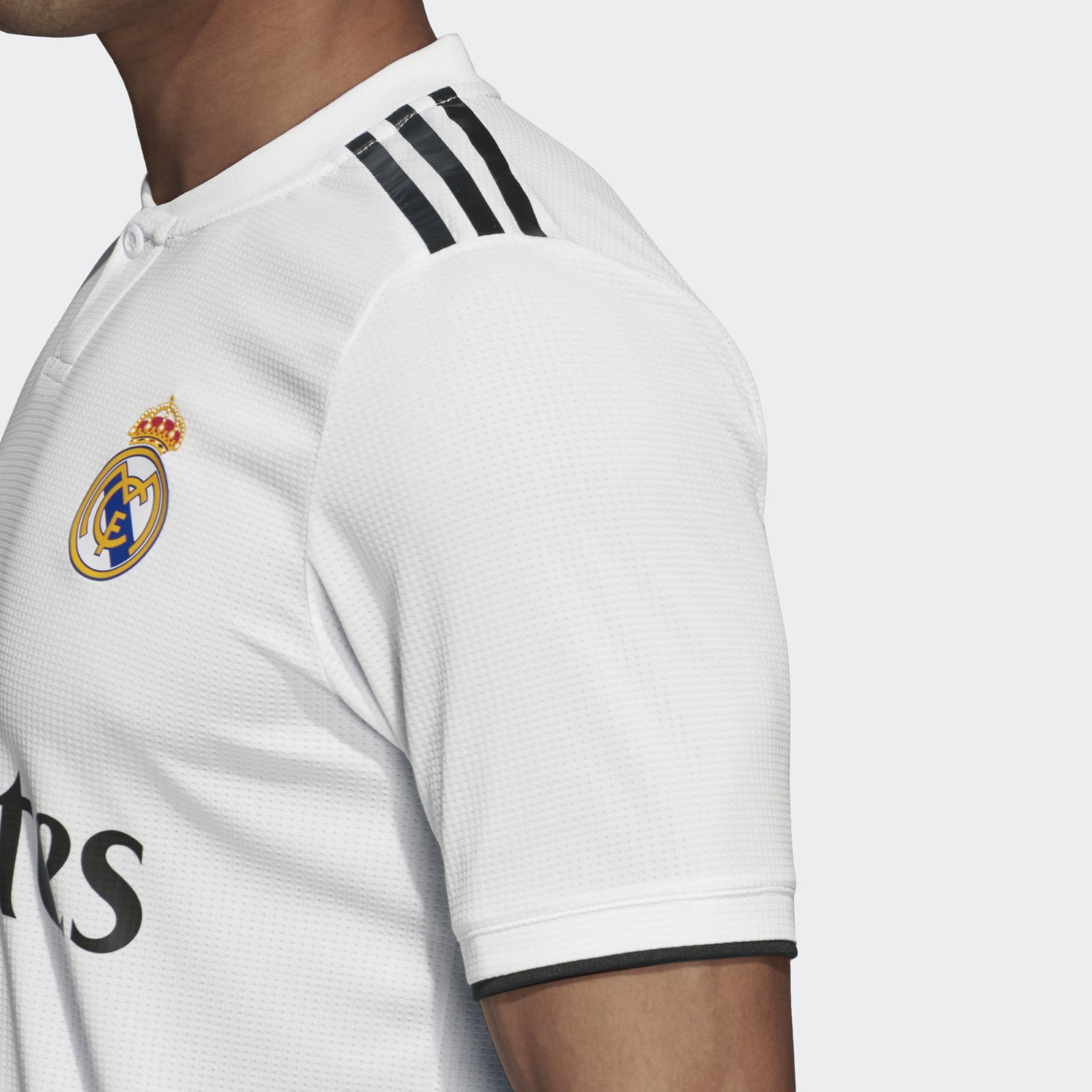 Real Madrid 18-19 Local 3