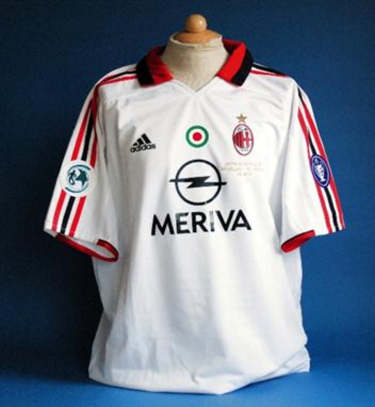 Equipación especial de Milan 03-04
