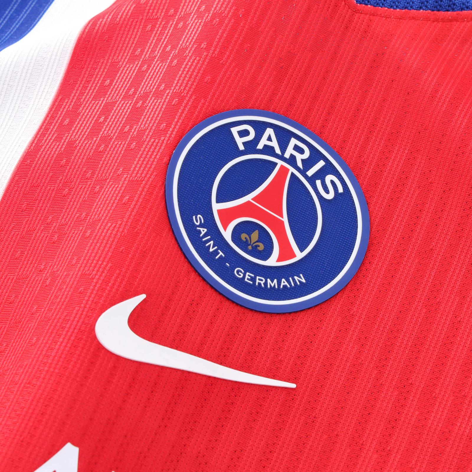 Paris Saint-Germain 26-27 Local 4