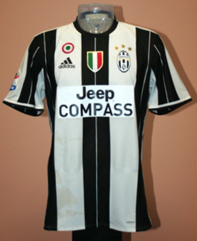 Primera equipación de Juventus 16-17