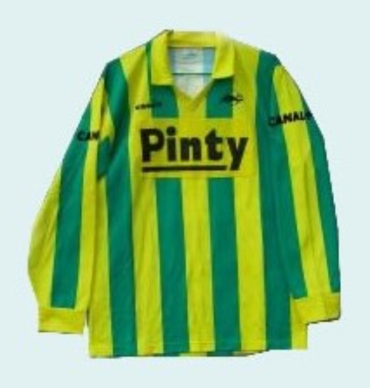 Primera equipación de Nantes 92-93