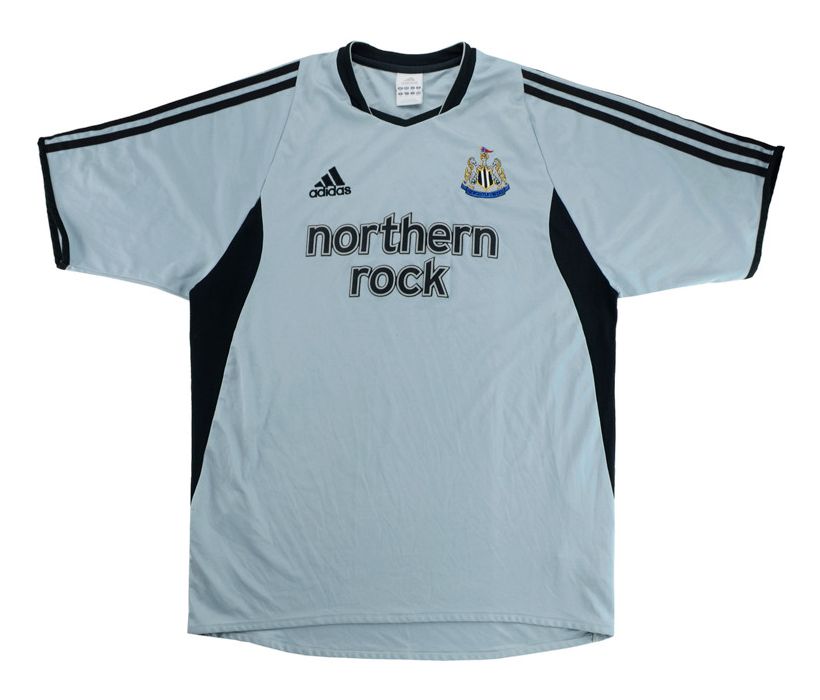 Tercera equipación de Newcastle 03-04
