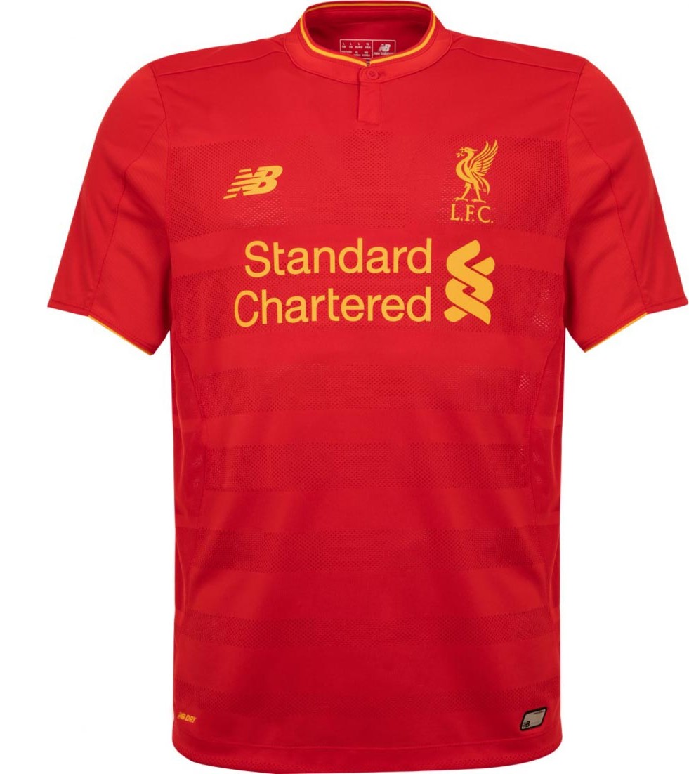 Primera equipación de LiverpoolFC 16-17
