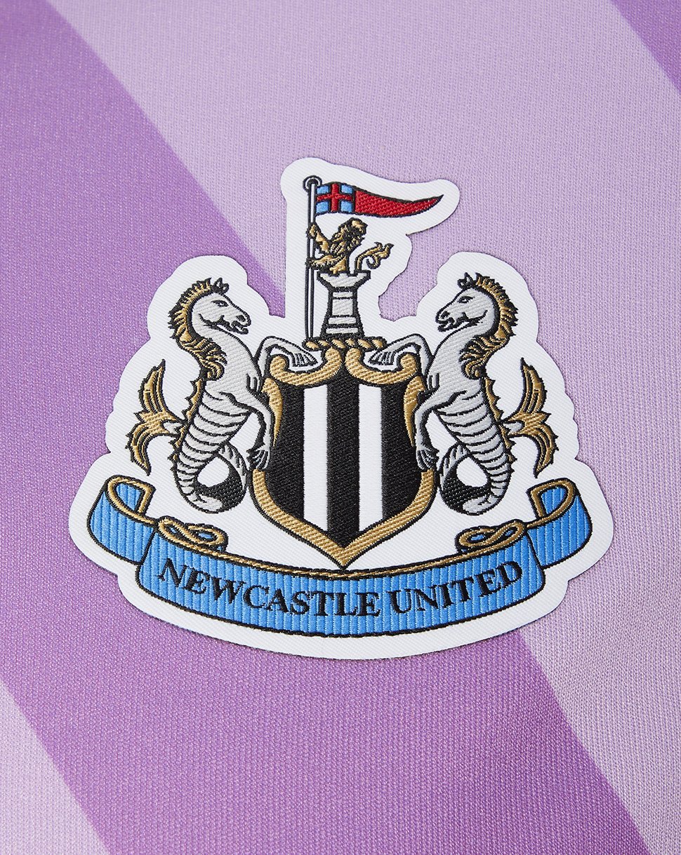 Newcastle United 21-22 Portero 3