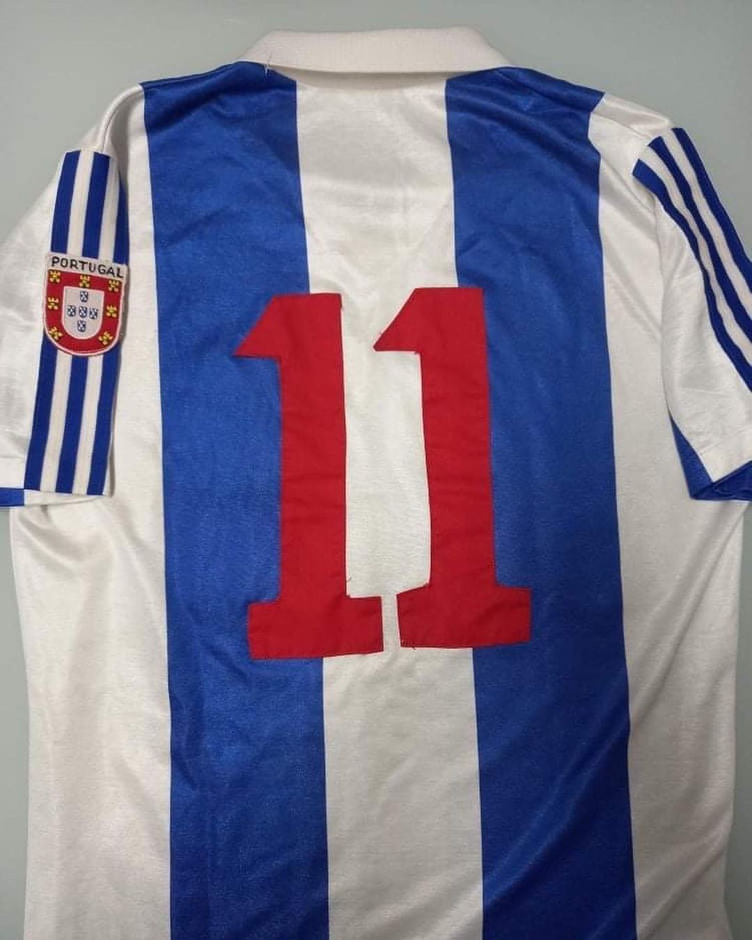 Primera equipación de Oporto 83-84