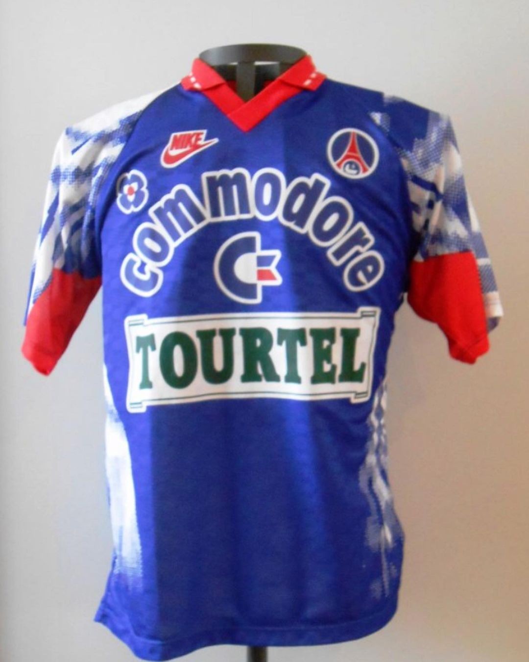 Segunda equipación de Paris Saint-Germain 92-93