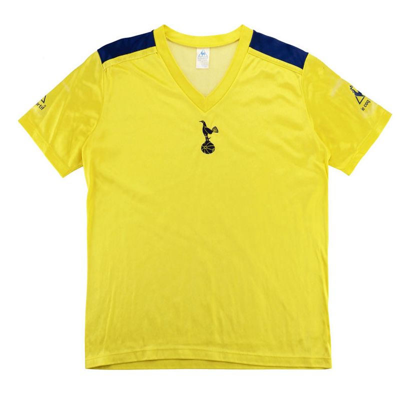 Tercera equipación de Tottenham 82-83