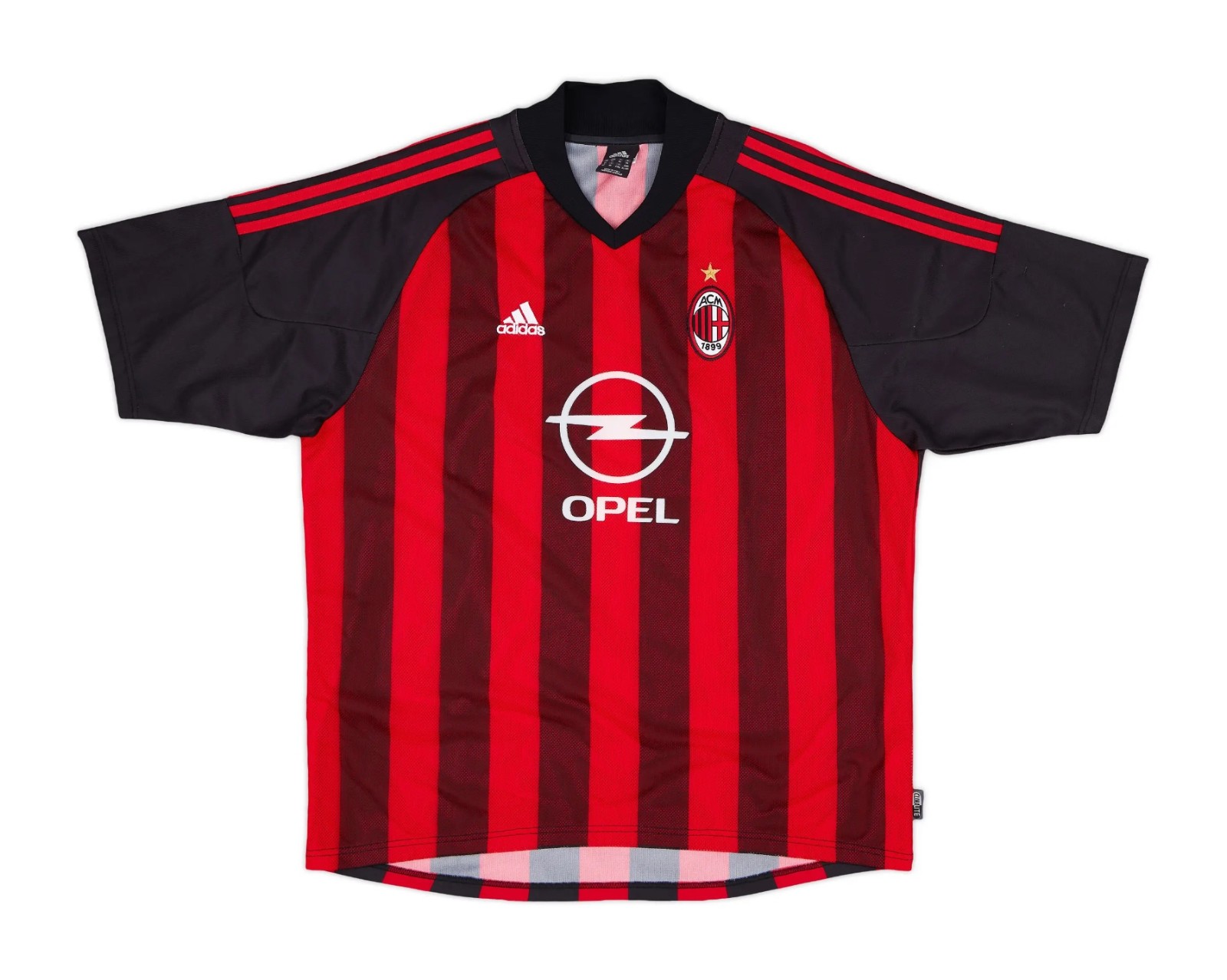 Primera equipación de Milan 02-03