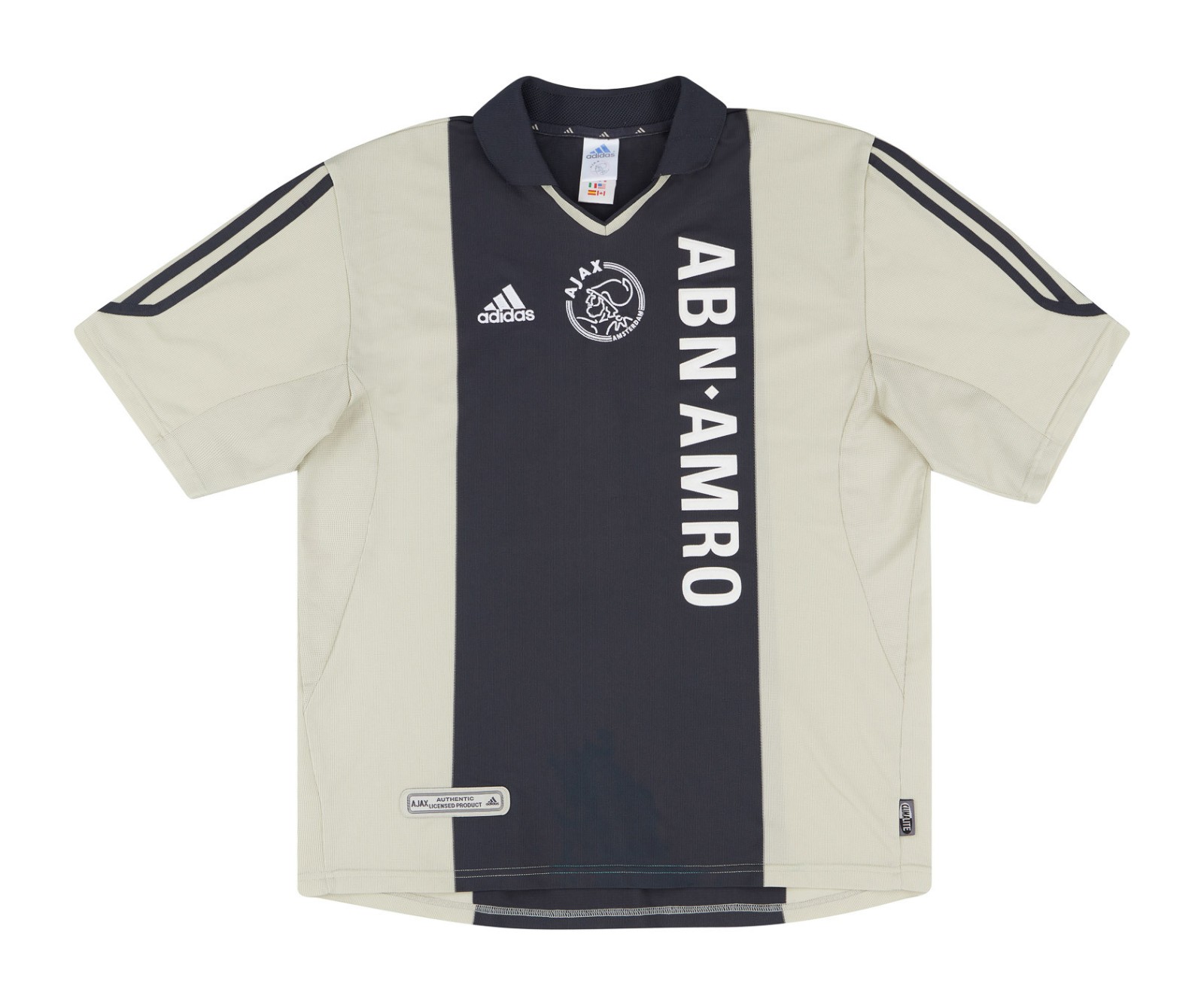 Segunda equipación de Ajax 01-02
