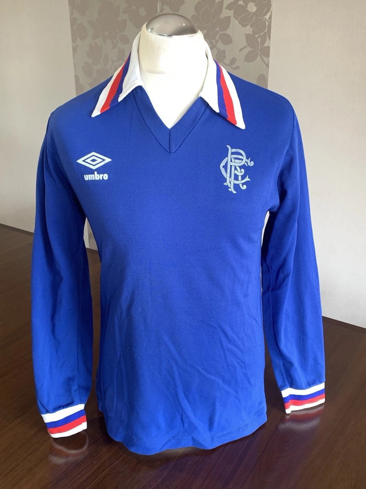 Primera equipación de Glasgow Rangers 80-81