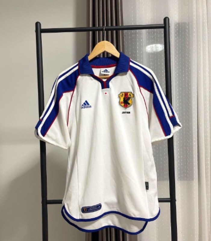 Japón 2000 Visitante 3