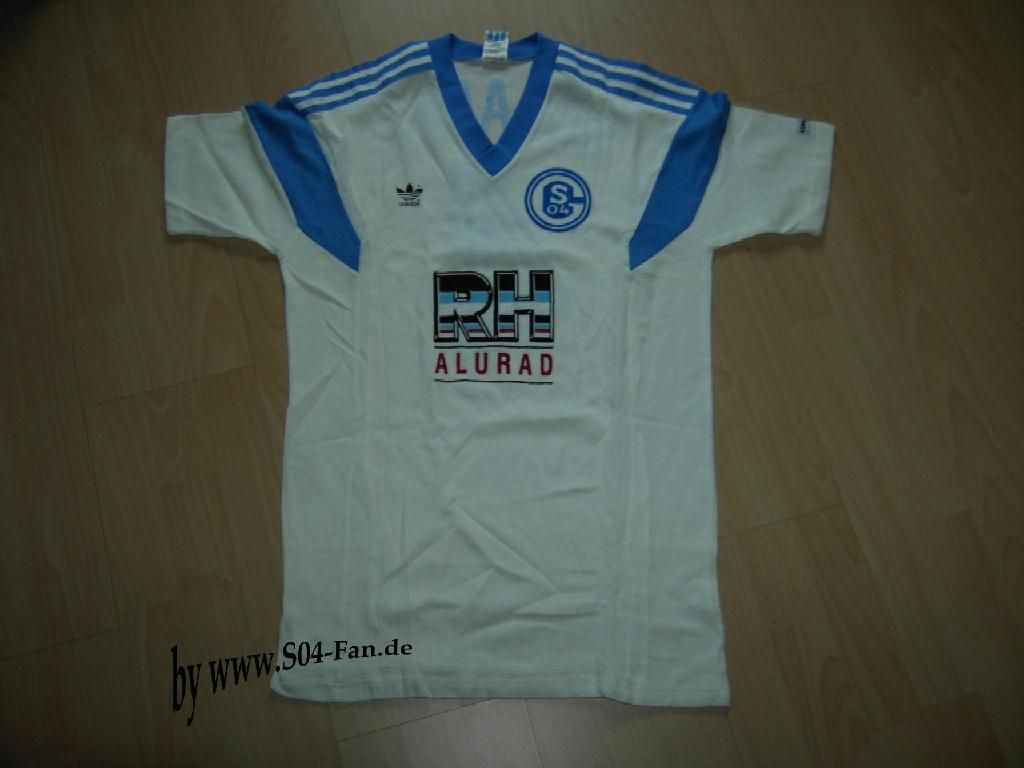 Schalke 04 88-89 Visitante 2