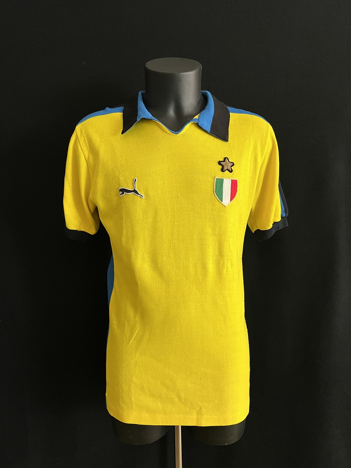 Tercera equipación de Inter de Milán 80-81