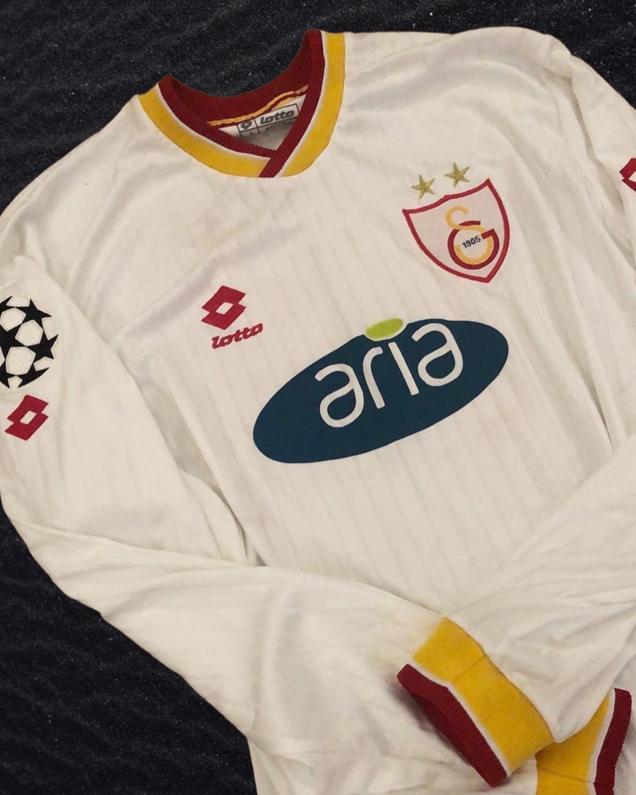 Equipación especial de Galatasaray 01-02