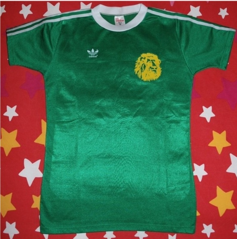 Primera equipación de Camerún 1981