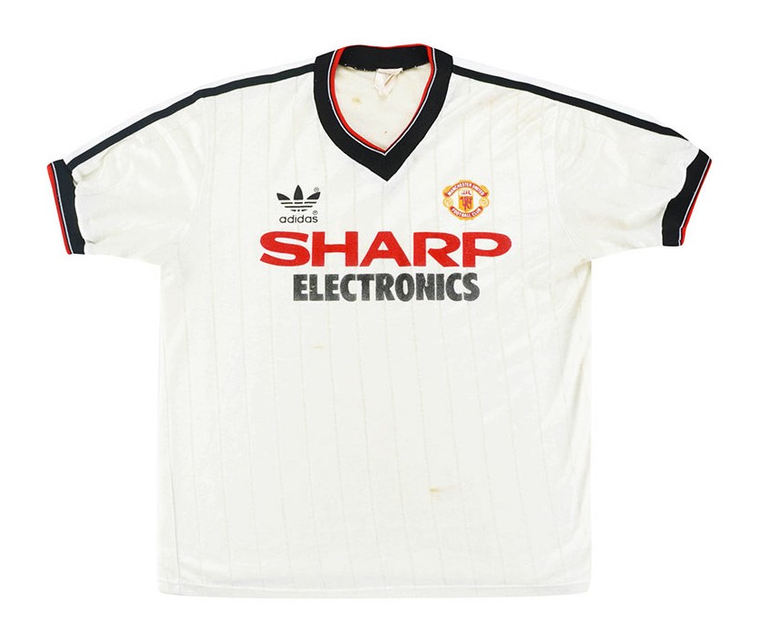 Segunda equipación de Manchester United 82-83