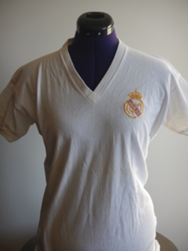 Primera equipación de Real Madrid 75-76