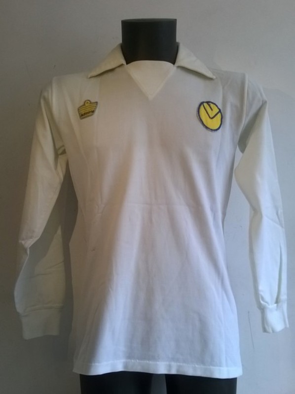 Primera equipación de Leeds 73-74