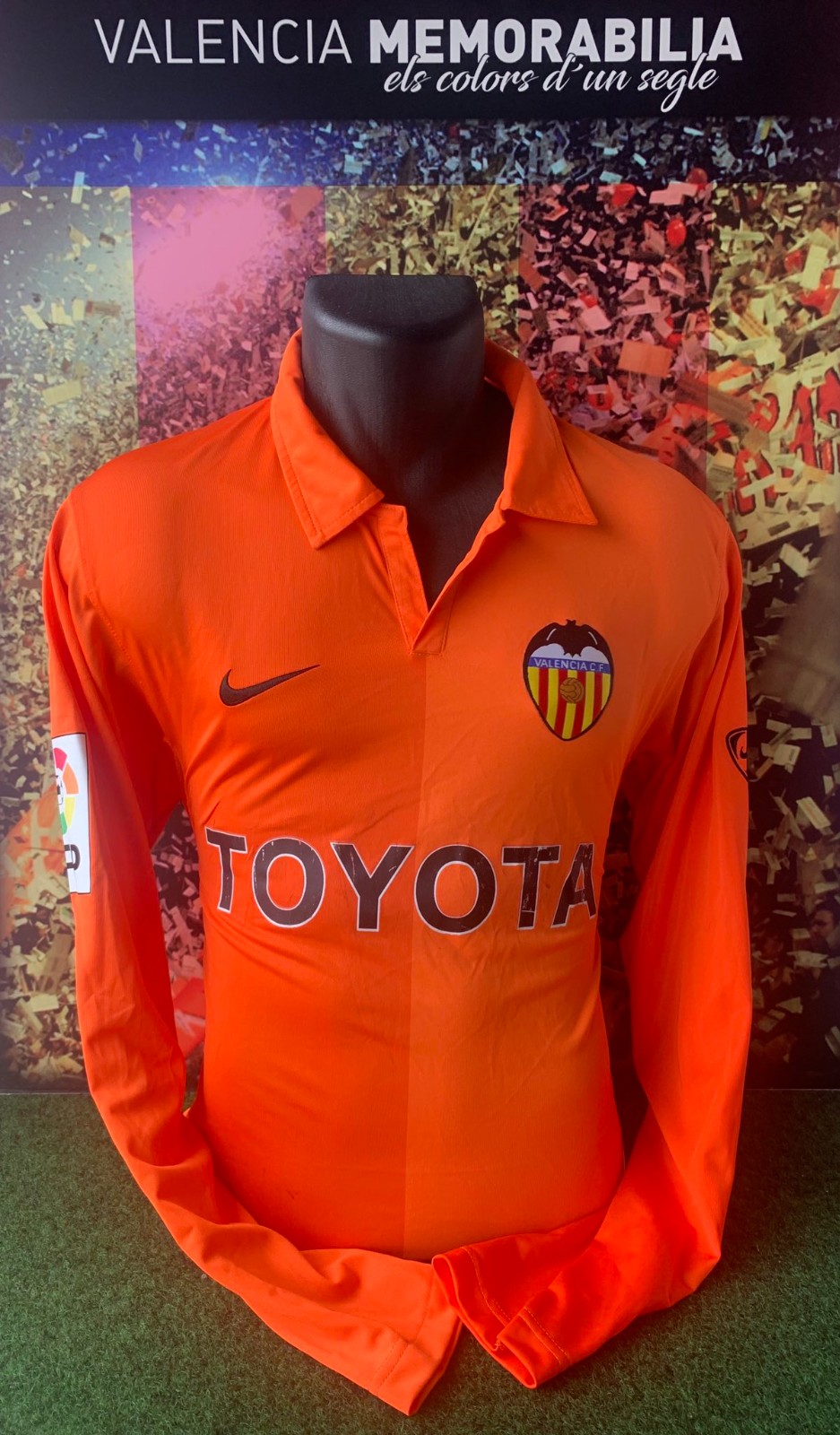 Tercera equipación de Valencia 06-07