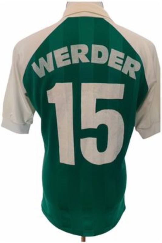 Werder Bremen 83-84 Visitante 2